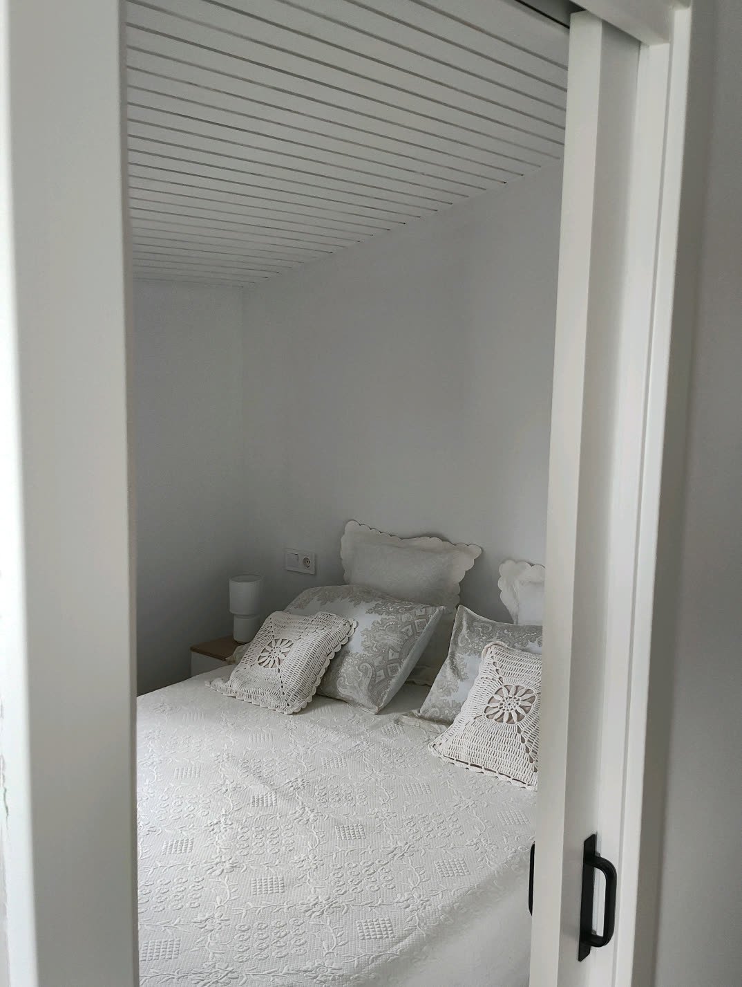 Segundo dormitorio con cama de matrimonio